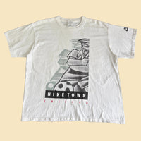Vintage Nike Soccer Niketown Chicago Large