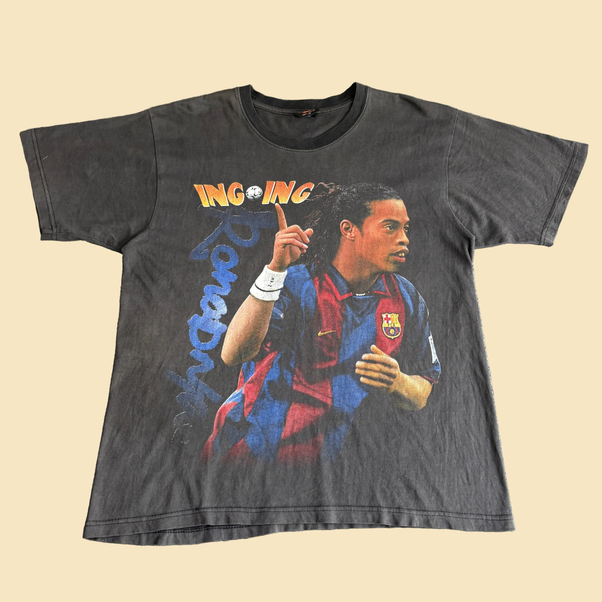 Vintage FC Barcelona Ronaldinho Thai Boot XL